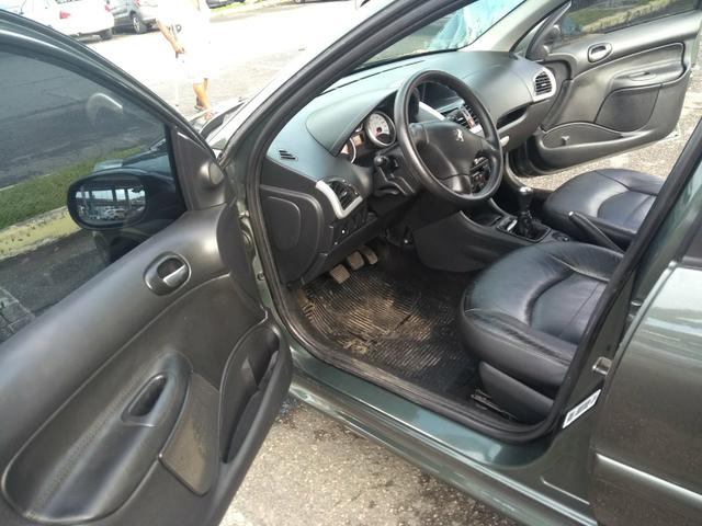 Peugeot 207 1.4 xr s 2011 top - Foto 17