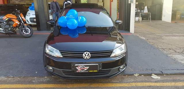 Jetta 2.0 com Teto Solar