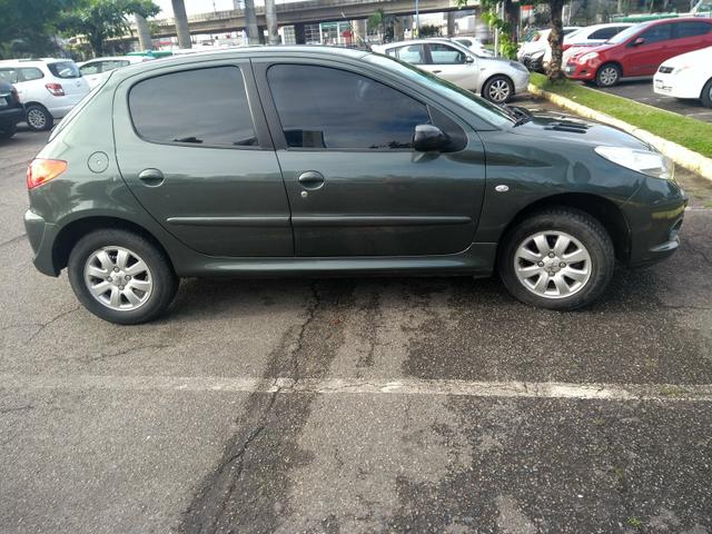 Peugeot 207 1.4 xr s 2011 top - Foto 11