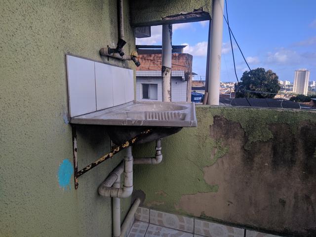 Aluga-se casa no tancredo neves (2° andar) - 400 reais - Foto 2