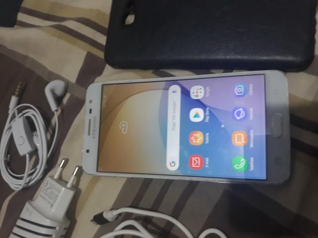 J7 prime rose