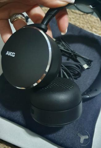 Headphone AKG - Y500 (fone de ouvido)