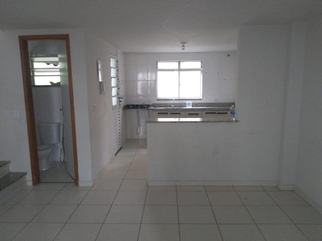 Ampla casa duplex com 3 quartos, sendo 1 suíte, no bairro Califórnia em Itaguaí - Foto 6