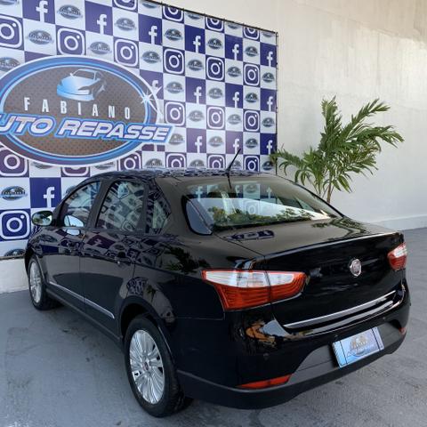 Fiat grand siena 1.6 essence 2013 - completo - novíssimo - Foto 2