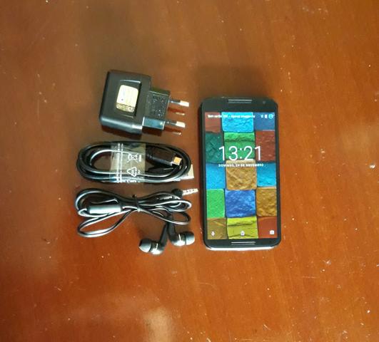 Vendo Moto X2 De 32GB C/ acessórios
