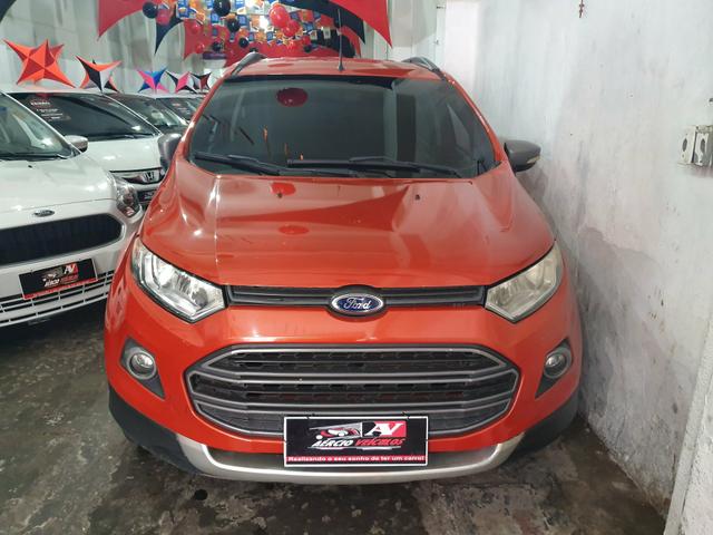 EcoSport 2014 Freestyle 1 mil de entrada Aércio Veículos des