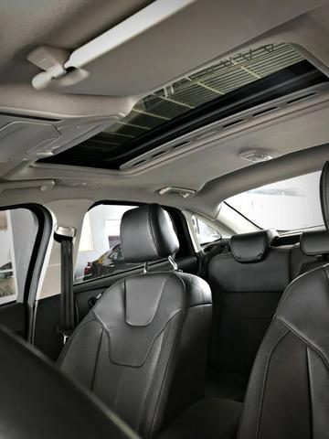 Ford Focus Titanium Fastback C/ Teto Solar 2.0. Branco 2016/2017 - Foto 14