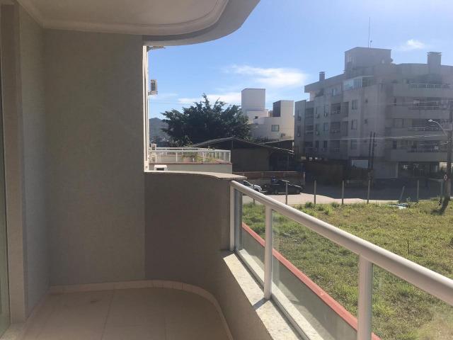 02 quartos seminovo na Praia de Bombas - Foto 4