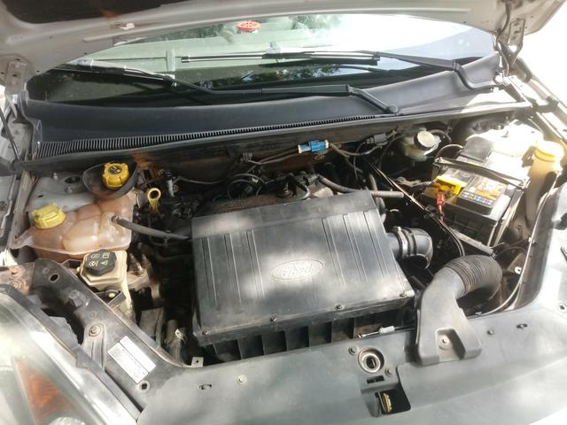Fiesta SE sedan 1.0 prata 2013\2014