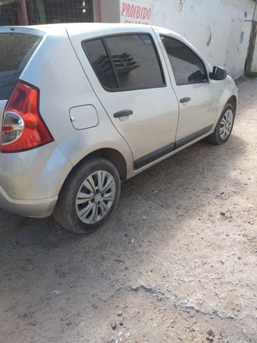 Vendo ou troco moto ou carro menor valor fala com Edson ( * *7muito novo