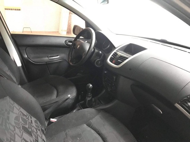 Peugeot 207 XR 1.4 ano 2011 Completo! - Foto 6
