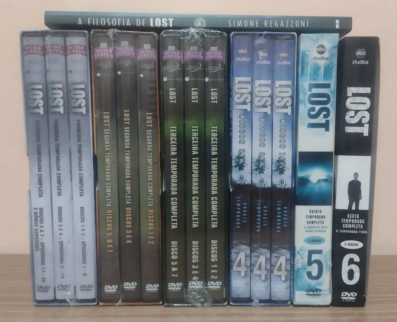 Box Lost Completo - 6 Temporadas + Livro Filosofia Lost - CDs