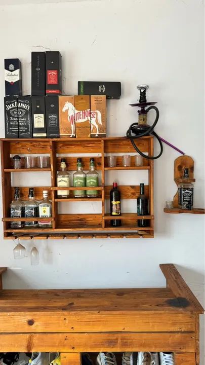 Estante de madeira rústica para bebidas - Foto 2