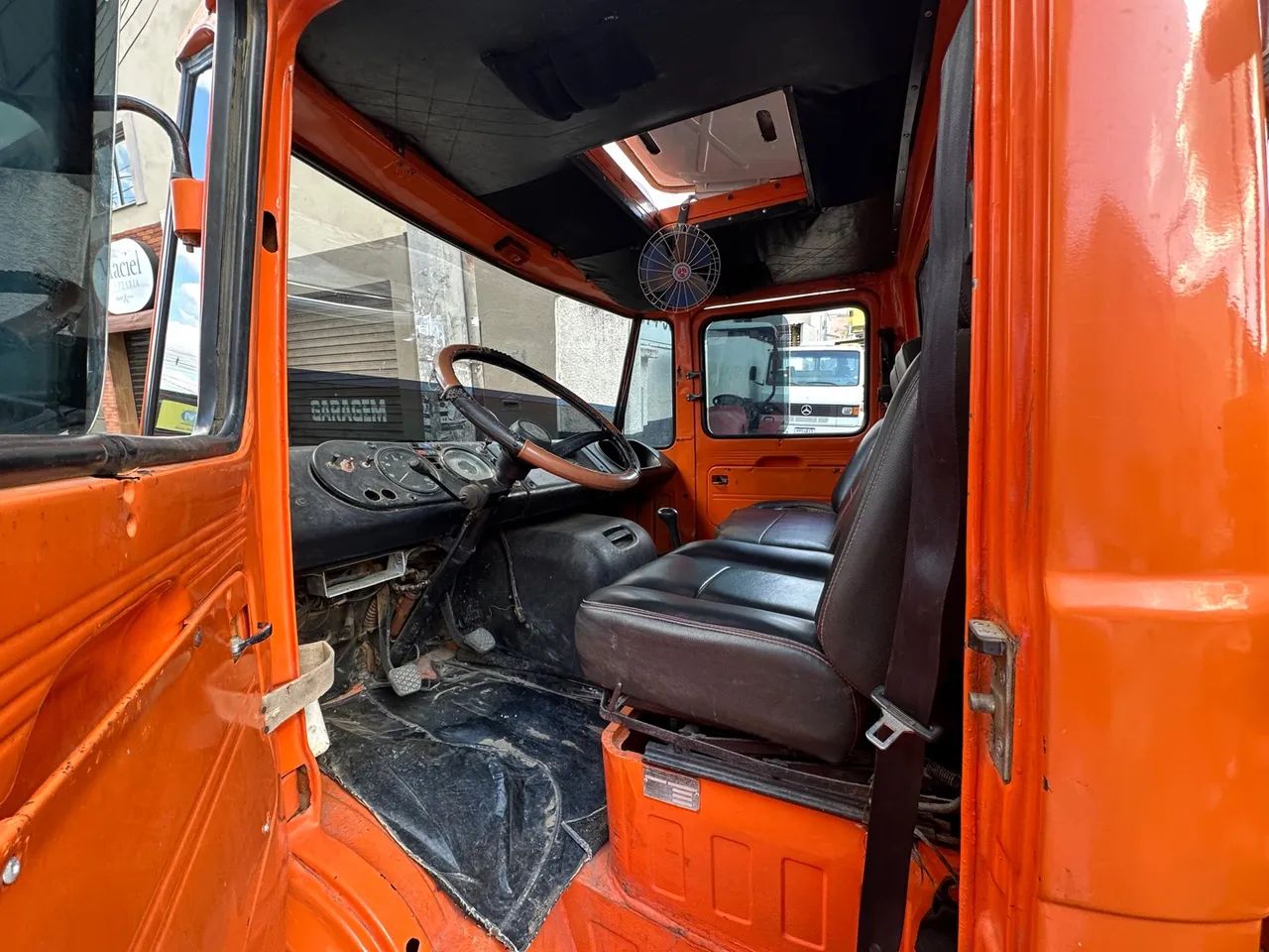 M.benz / 608 com carroceria  - Foto 6