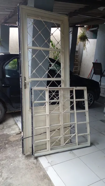 Duas Janelas e Uma Porta - 3 peças