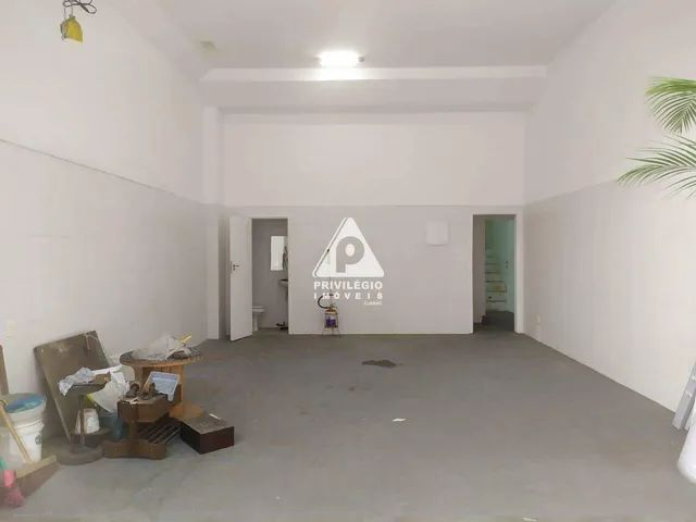 Loja Comercial à Venda no Catete (RJ)  2 Salas, 45m²