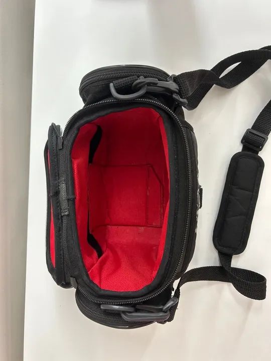 Bolsa para câmera DSLR - Preta com Interior Vermelho - Foto 4