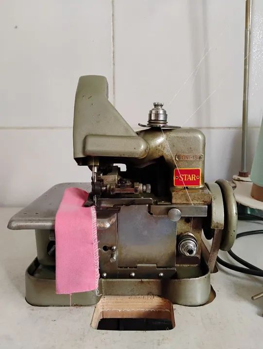 Máquina De Costura Overlock Star Semi Industrial Gn1-1b Portátil Verde 220v + bancada