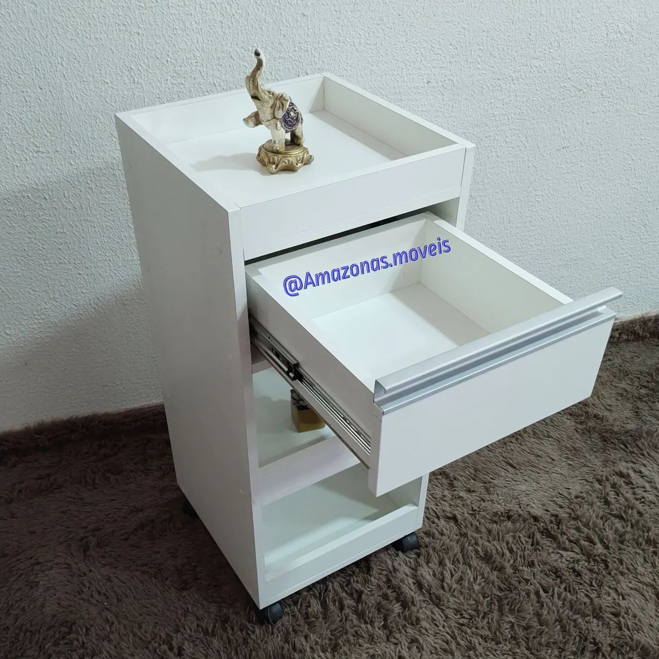 Carrinho auxiliar com gaveta 