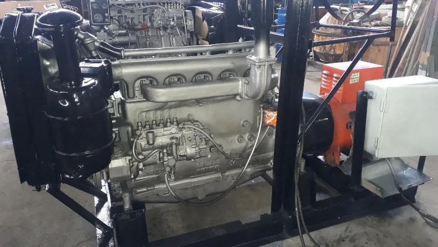 Grupo Gerador 60 KVA trifásico 220/127 V motor MWM D229-6 usado. Gerador marca Bambozzi