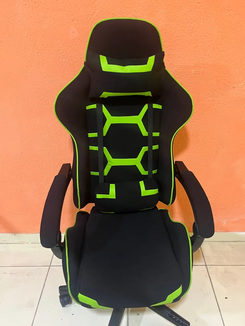 Cadeira Gamer Ergonômica Preta com Detalhes em Verde