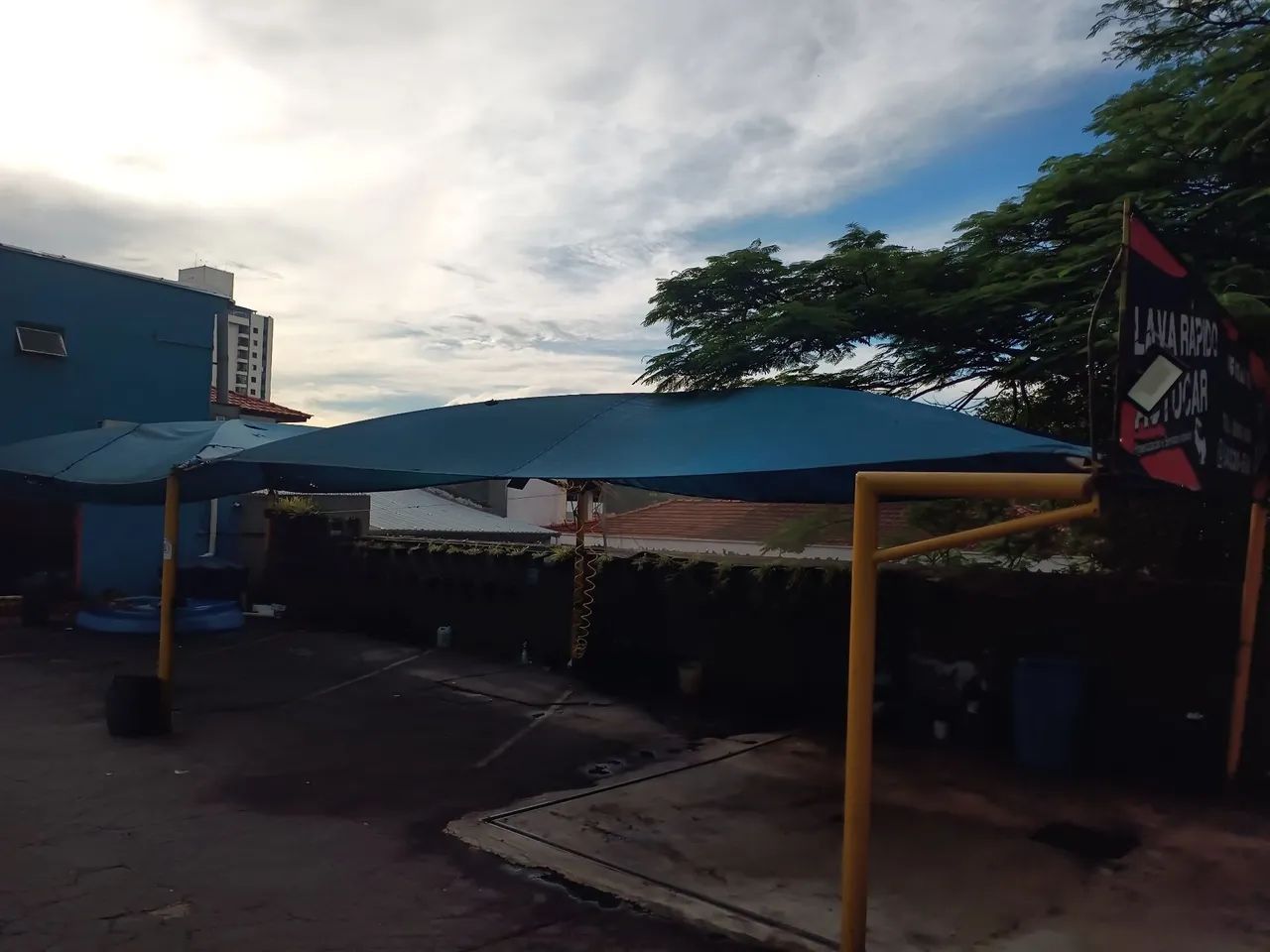 Sobrite cobertura pra estacionamento 