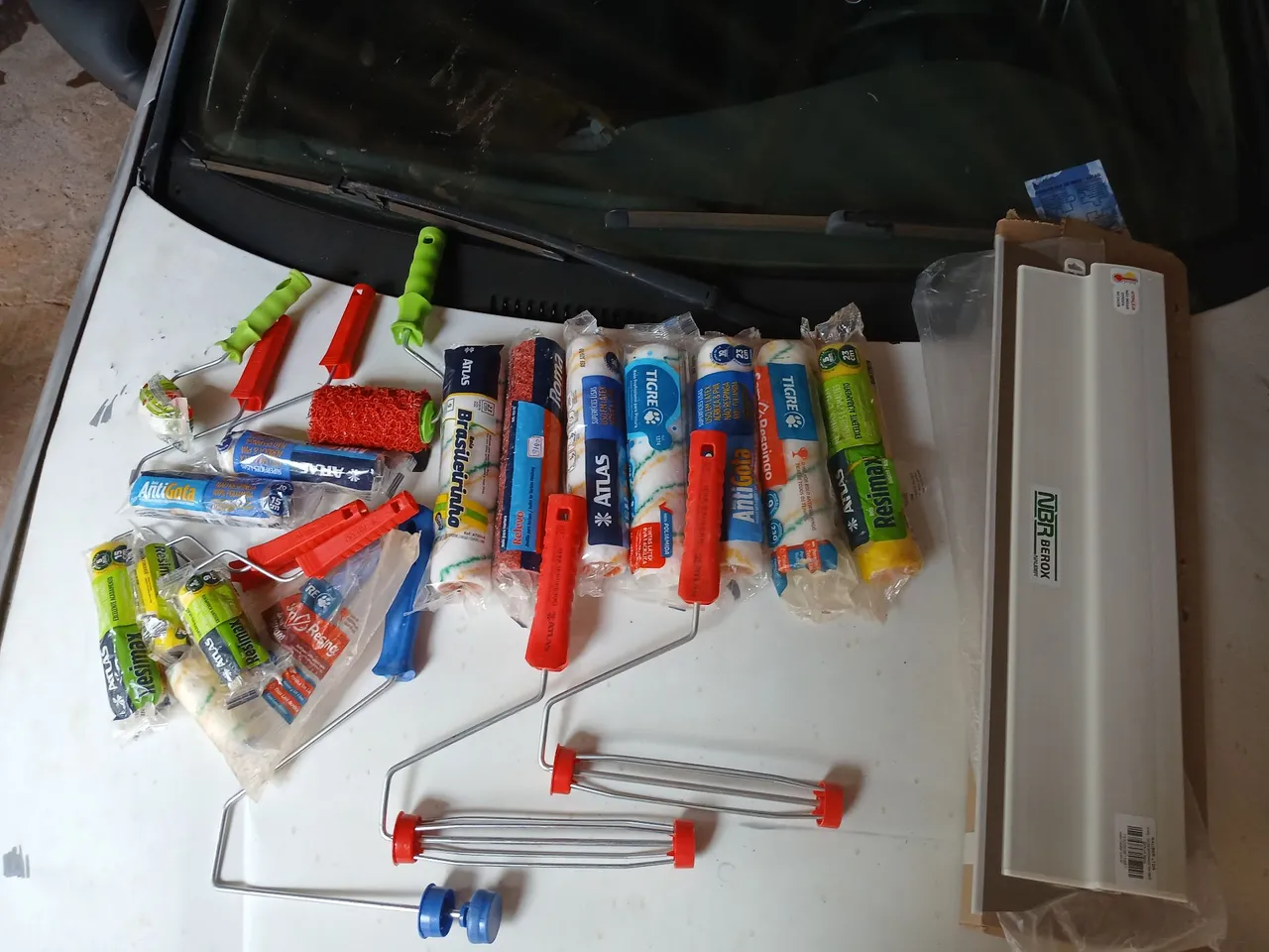 Kit de Ferramentas para Pintura - Rolos, Suportes e Mais!