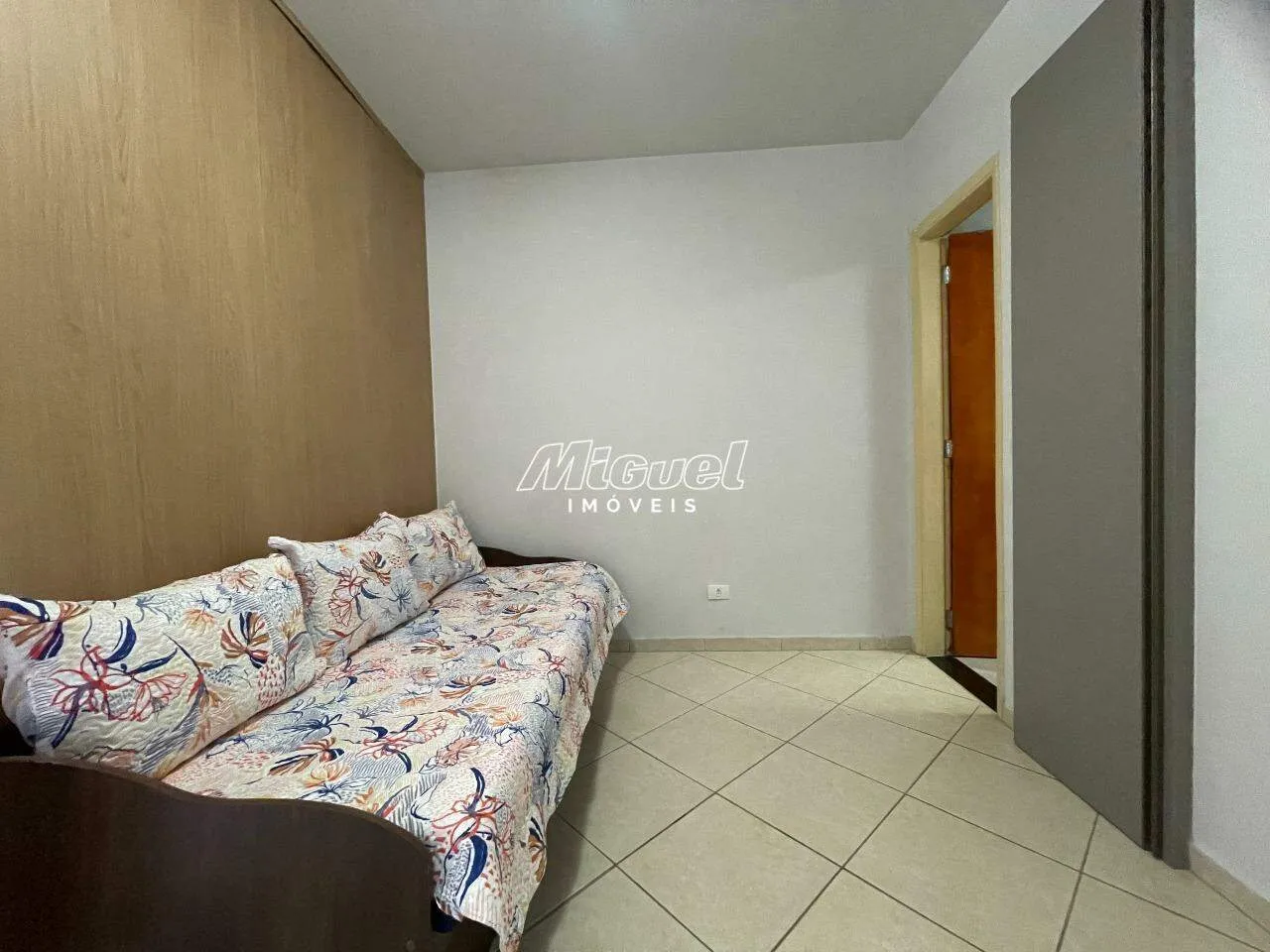 Kitnet, à venda, 1 quarto, Condomínio Edifício Fênix, Centro - Piracicaba