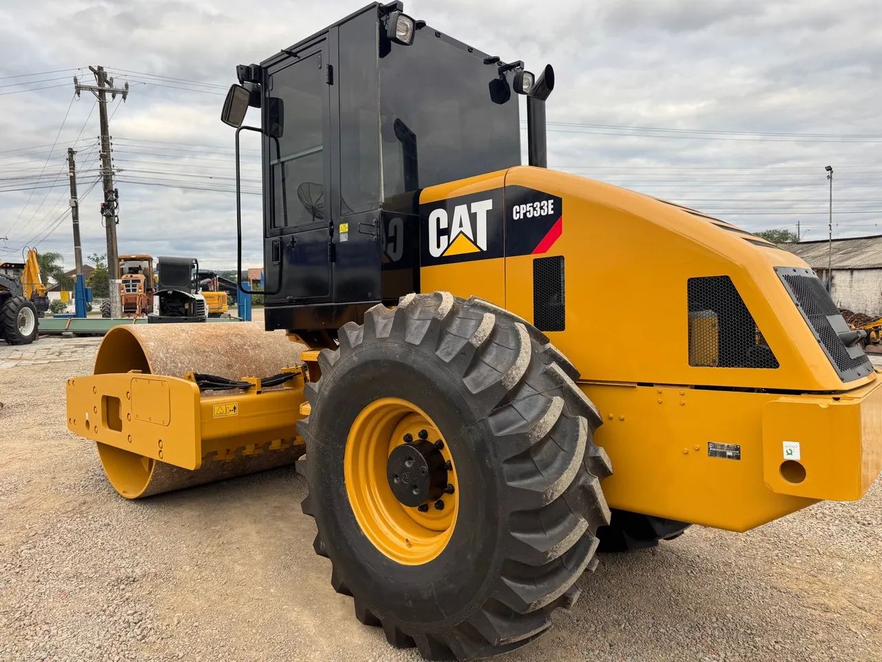 Rolo compactador Caterpillar cp533-E - Foto 3