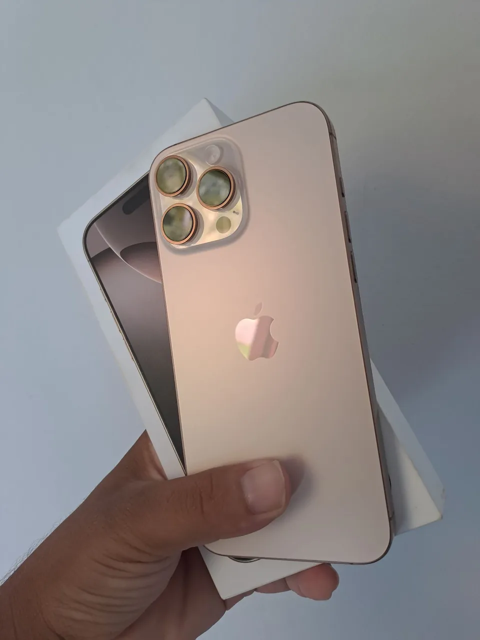 IPhone 16 pro max 256GB desert 1 mês de uso impecável aceito proposta