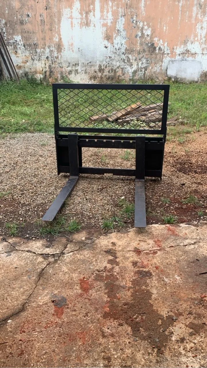 Pega Palete - Mini carregadeira