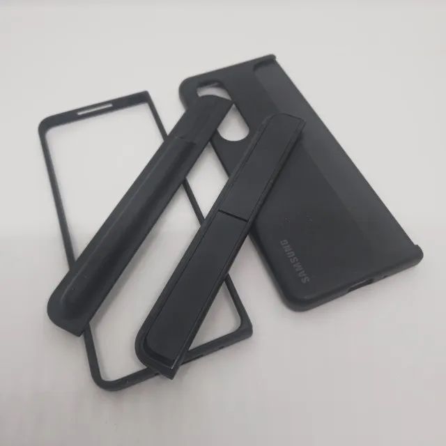 2 Capas oficiais Samsung Z Fold 4