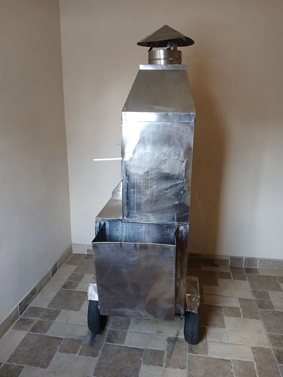 Carrinho de churrasco Inox com Chaminé - Ideal para Espetinho, Hambúrguer e Hot Dog - Foto 5