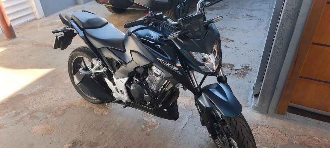 HONDA CB 300F - Estado de Nova - Abaixo da tabela FIPE