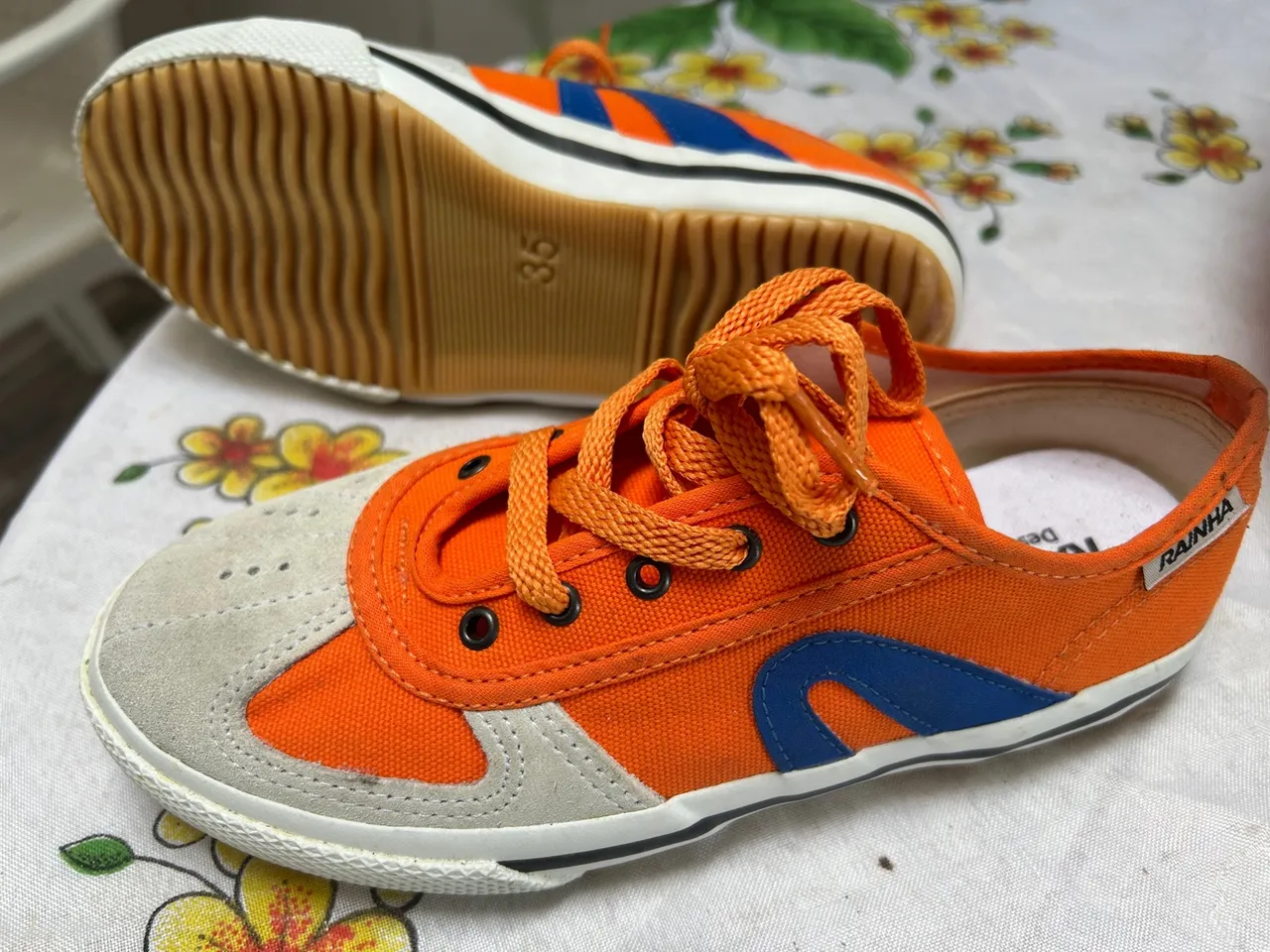 Tênis Rainha Laranja e Azul -