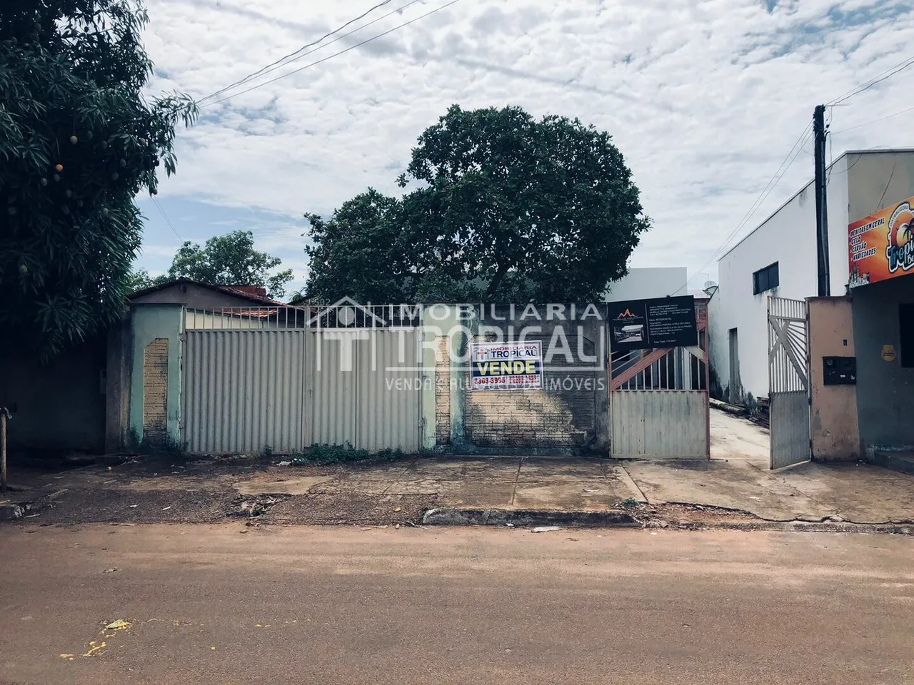 Vende-se casa inacabada bem localizada em Porto Nacional-To.