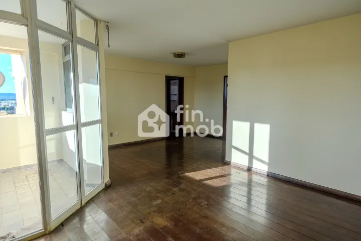 Apartamento 4 quartos no centro - Edifício Odete Antunes - 8° andar