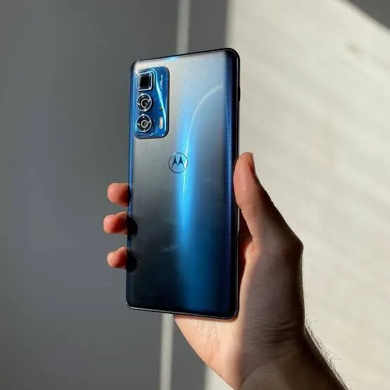 Edge 20 pro, 12 de ram e 256