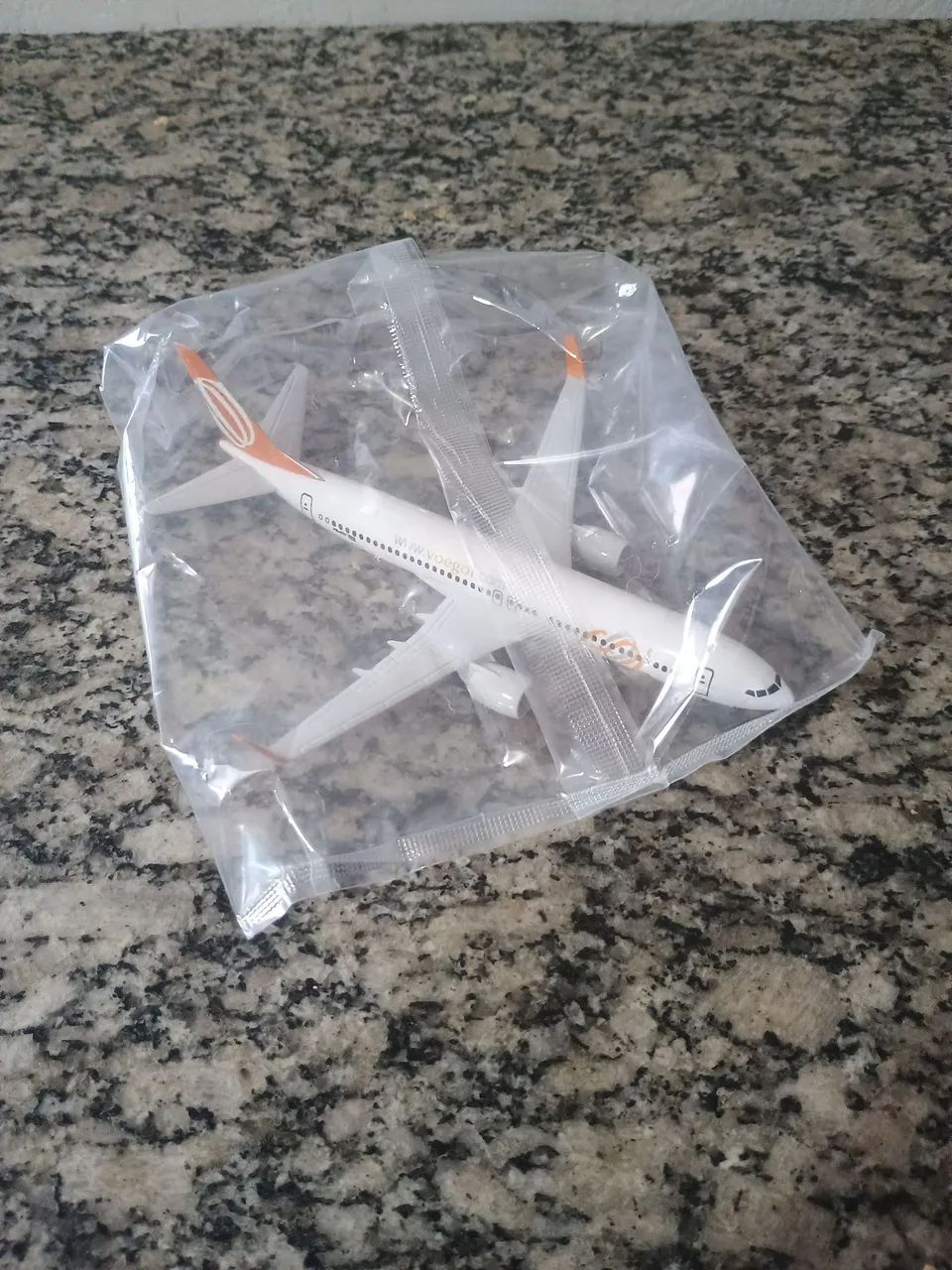 Miniatura de Avião GOL Boeing 737-800 - Foto 5