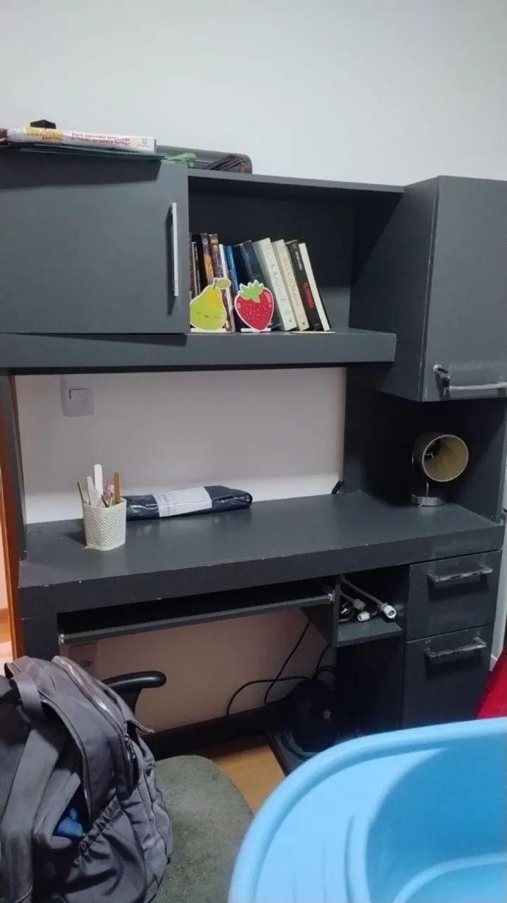 Escrivaninha completa com prateleiras e gavetas - Foto 2