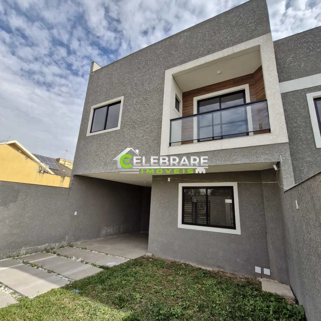 TRIPLEX PRÓXIMO AO PARQUE ATUBA, 03 QUARTOS, SACADA E TERRAÇO.