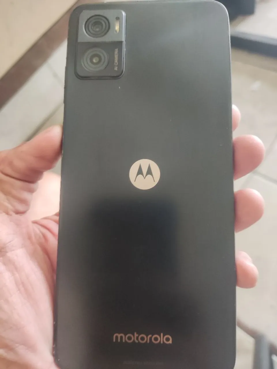 Motorola E 22