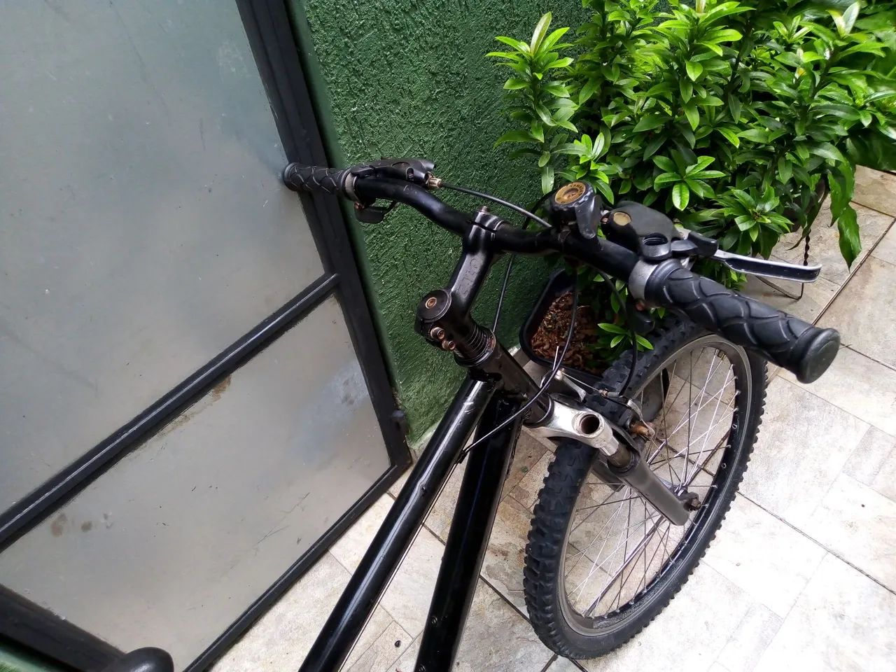 Bicicleta Caloi alumínio 21  marchas aro 26 aero+ suspensão  ( aceito Pix e cartão) - Foto 3