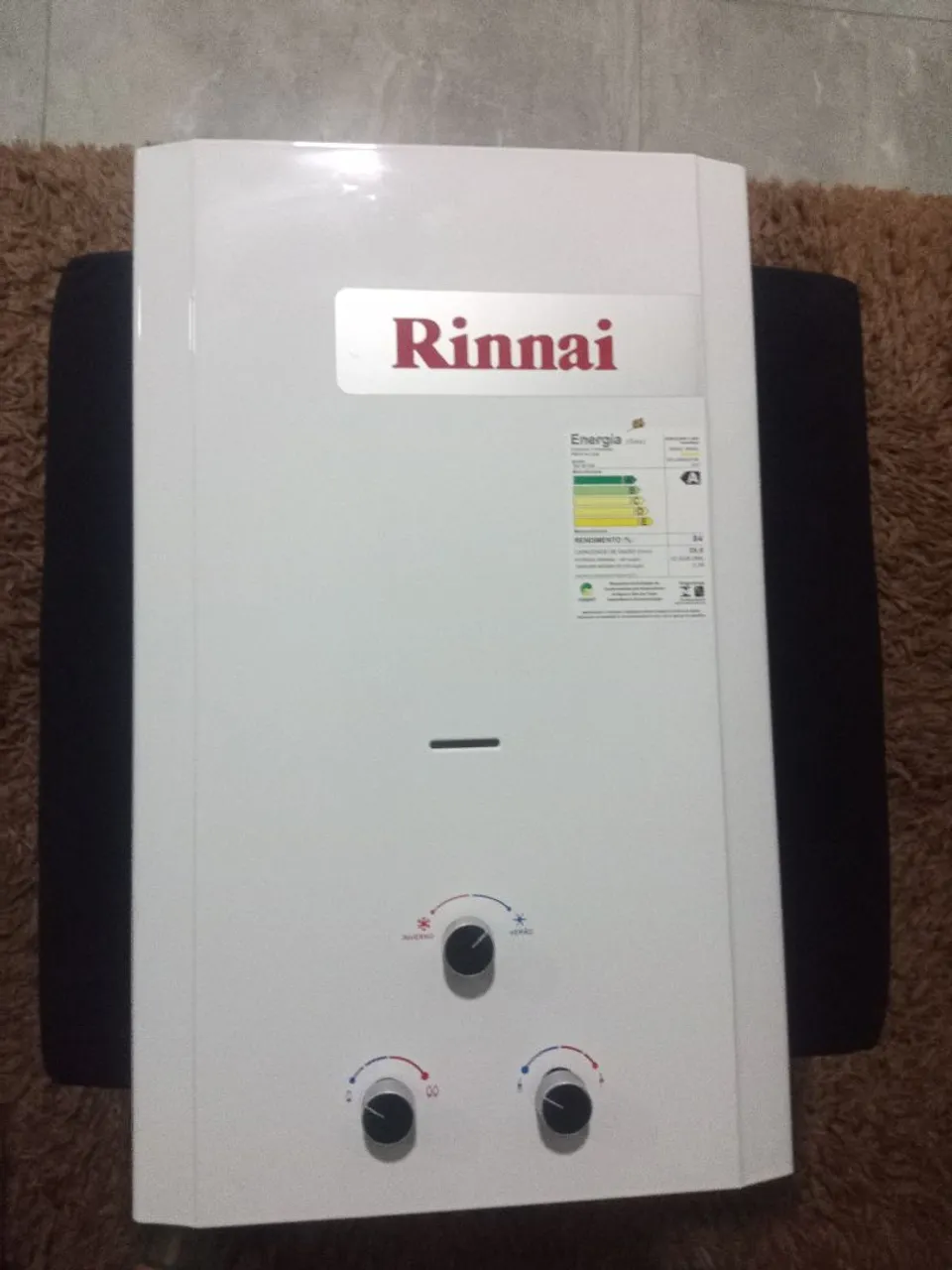 Aquecedor de água a gás Rinnai M200.