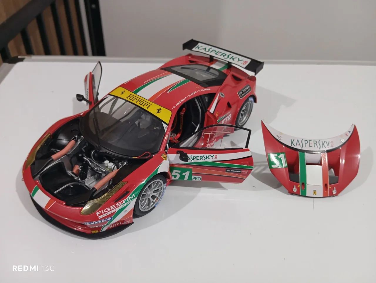 Rara e Top Ferrari 458 Italia GT2 - Hotwheels Elite - escala 1/18