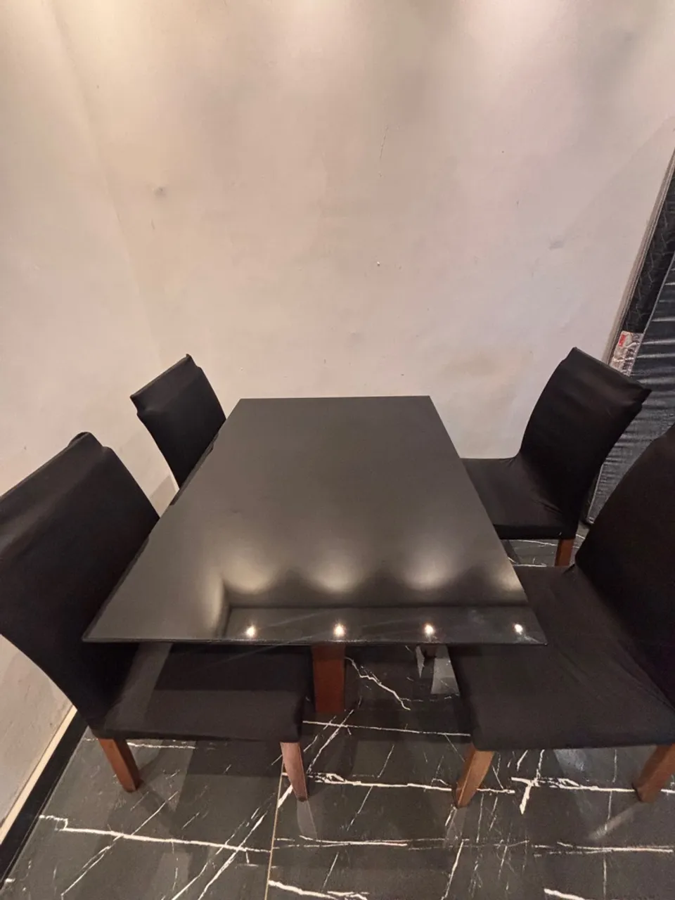 Vendo mesa semi novo 