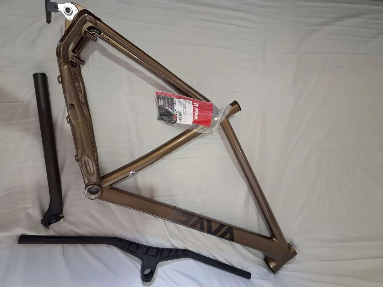 QUADRO BICICLETA RAVA CAVE NOVO E GUIDÃO INTEGRADO EM FIBRA DE CARBONO NOVO - Foto 3
