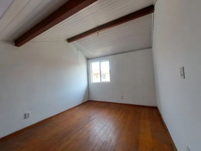 Sobrado 3 d c/box, condomínio fechado, piscina,salão de festas,próx ônibus, mercado,escola - Foto 2