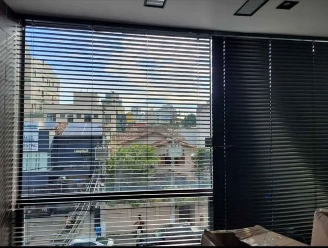 Duas Persianas de Alumínio Preto  - Foto 3