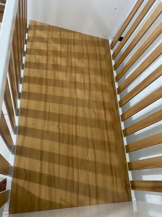 Berço de madeira branco e bege - Foto 3